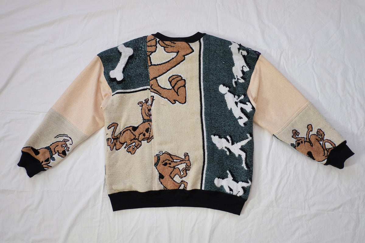 scoob tapestry crewneck sweater (M/L)