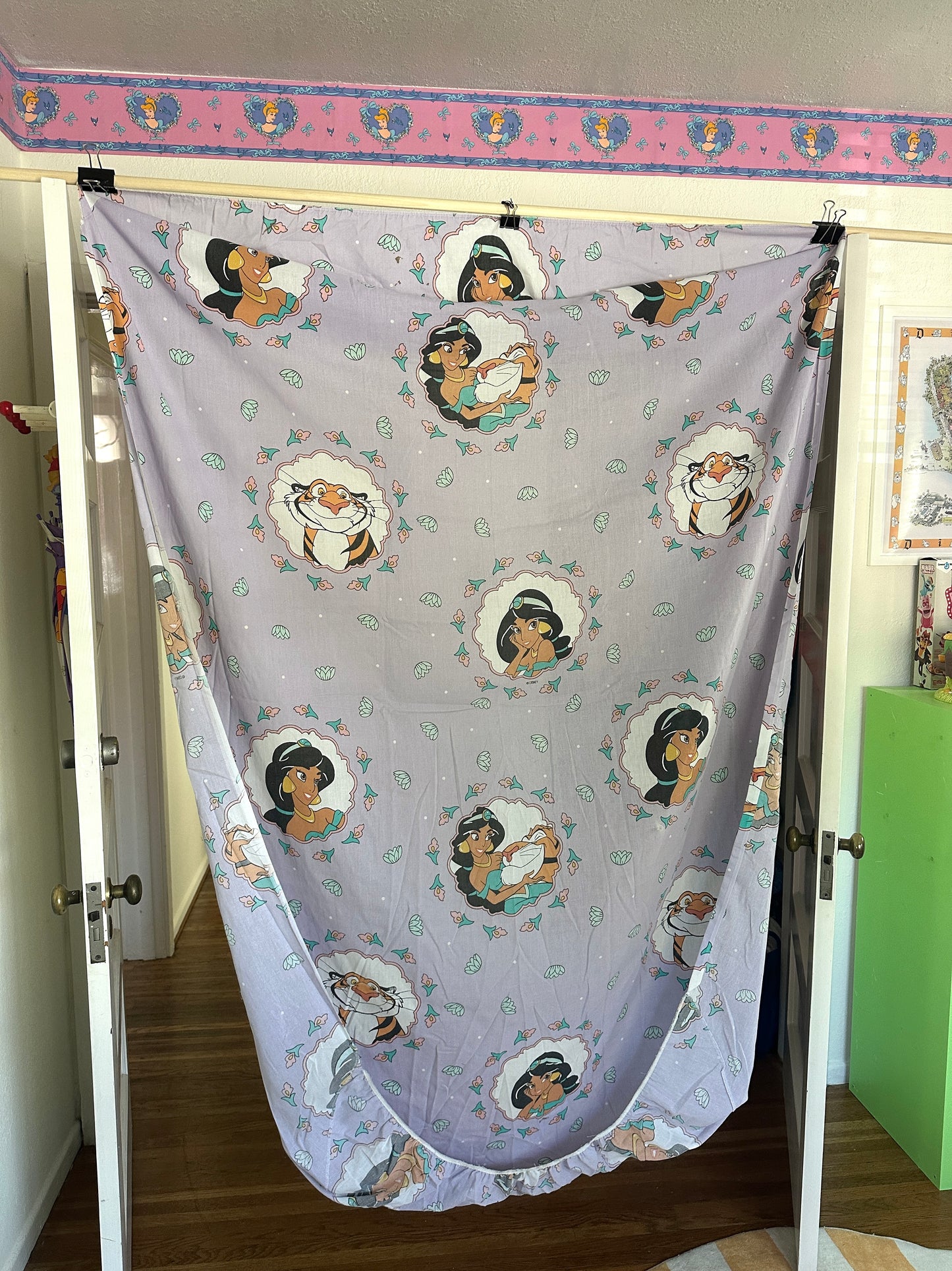 Jasmine Twin Fitted Sheet