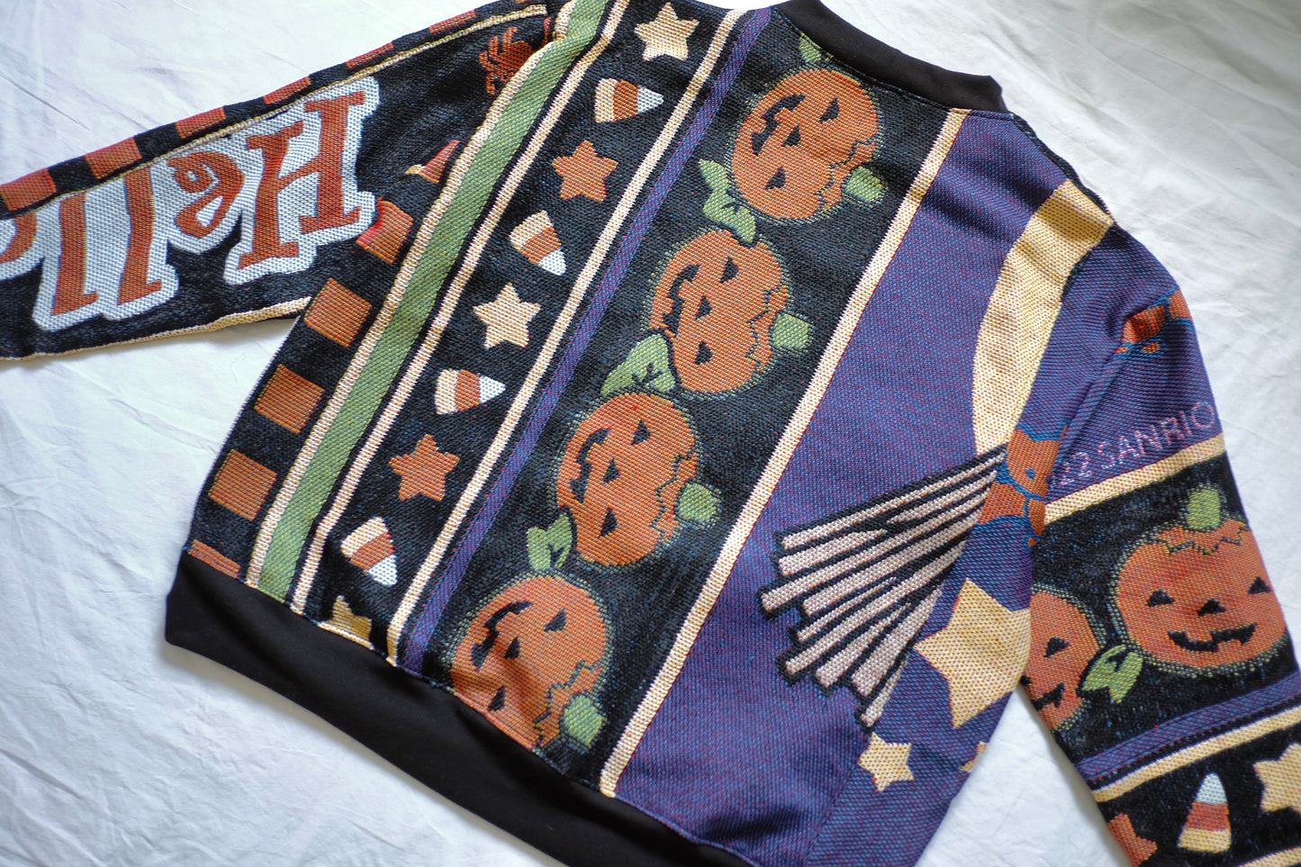 S-2X tapestry kitty crewneck sweater