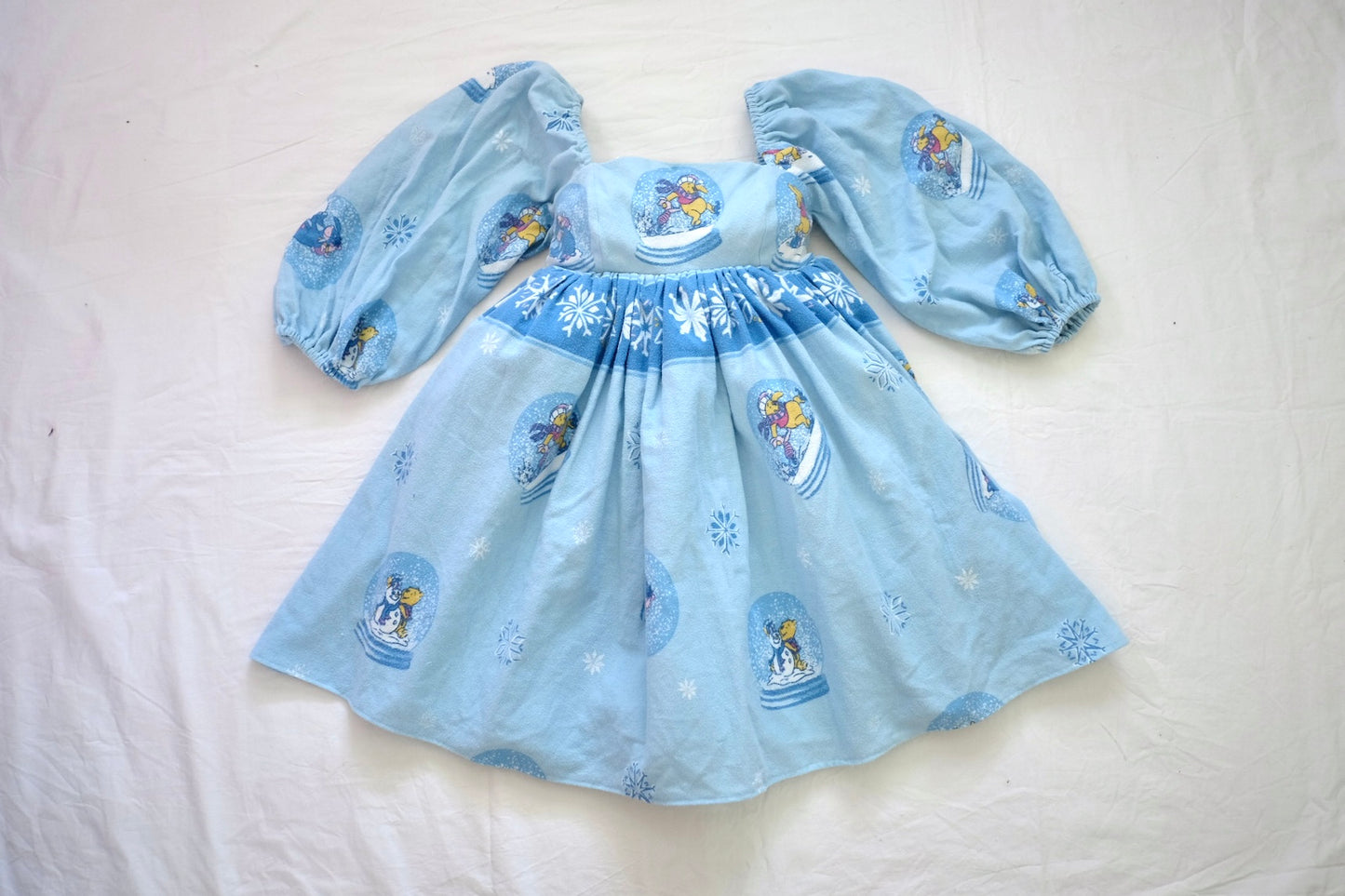 S/M snow globe 3/4 sleeve flannel puff dress