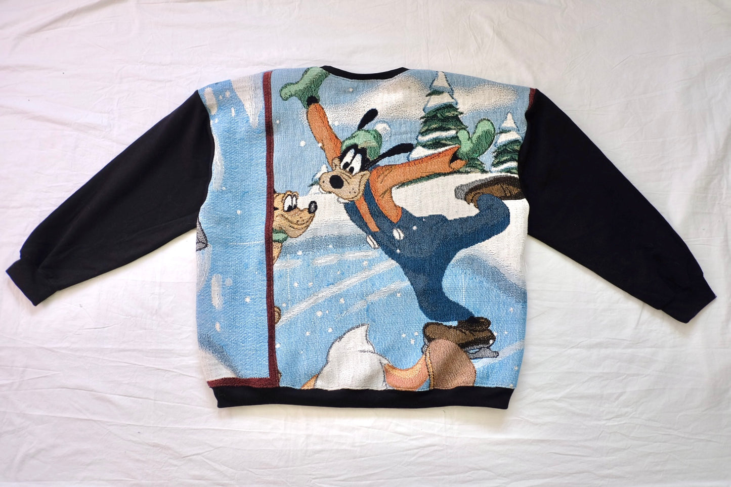 M-4X tapestry snowy crew neck sweater